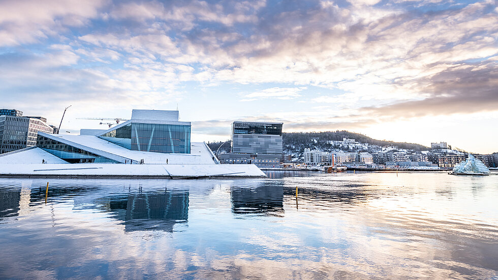 Hafen von Oslo im Winter mit Schnee