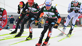 Sportler beim Race der Nordischen Kombination