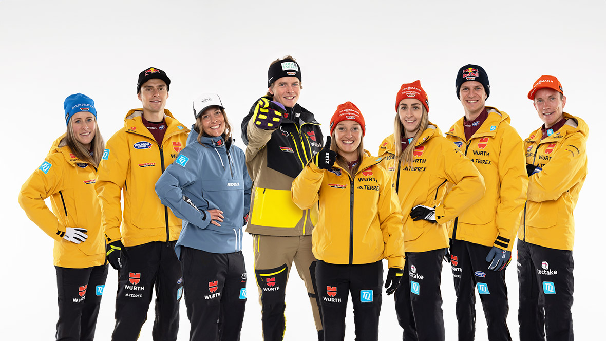 Gruppenbild von acht DSV Athleten und Athletinnen der Saison 2024