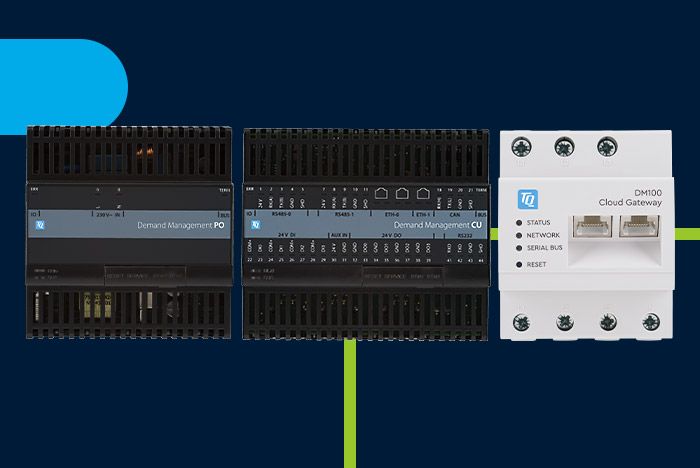 Produktbild DM100 von TQ-Automation mit blauem Hintergrund und grünem Streifen